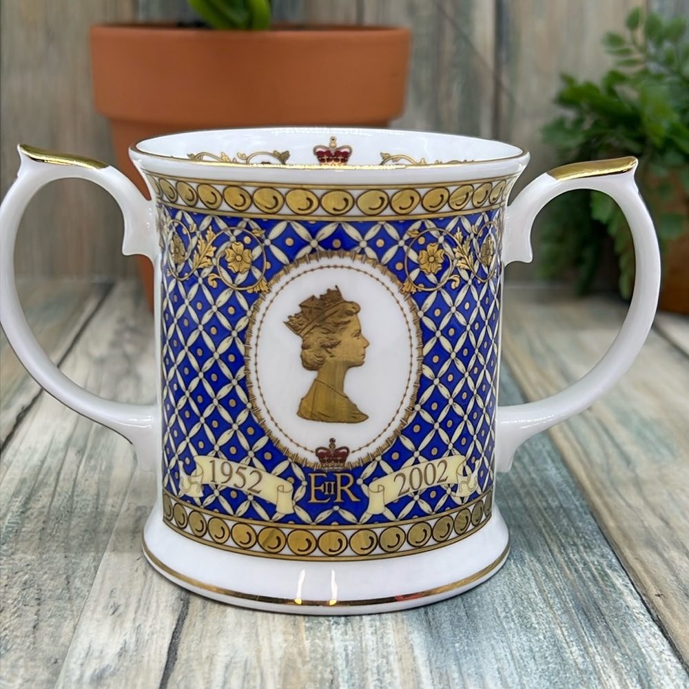 ⭐️James Sadler Loving Cup to Celebrate Queen Elizabeth II Golden Jubilee 2002